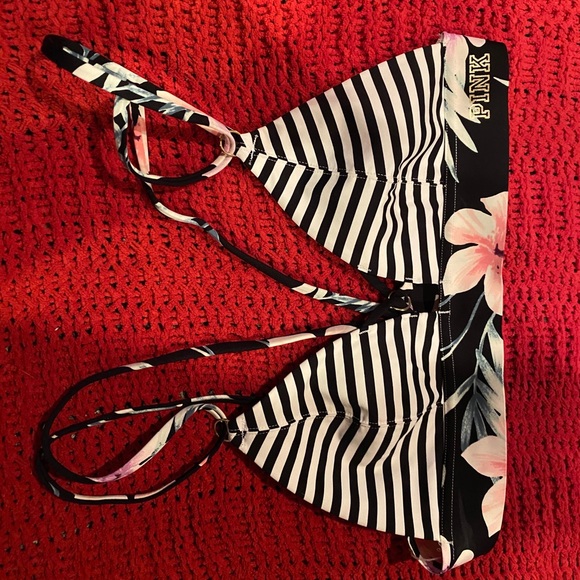 Bikini VS - Picture 2 of 2